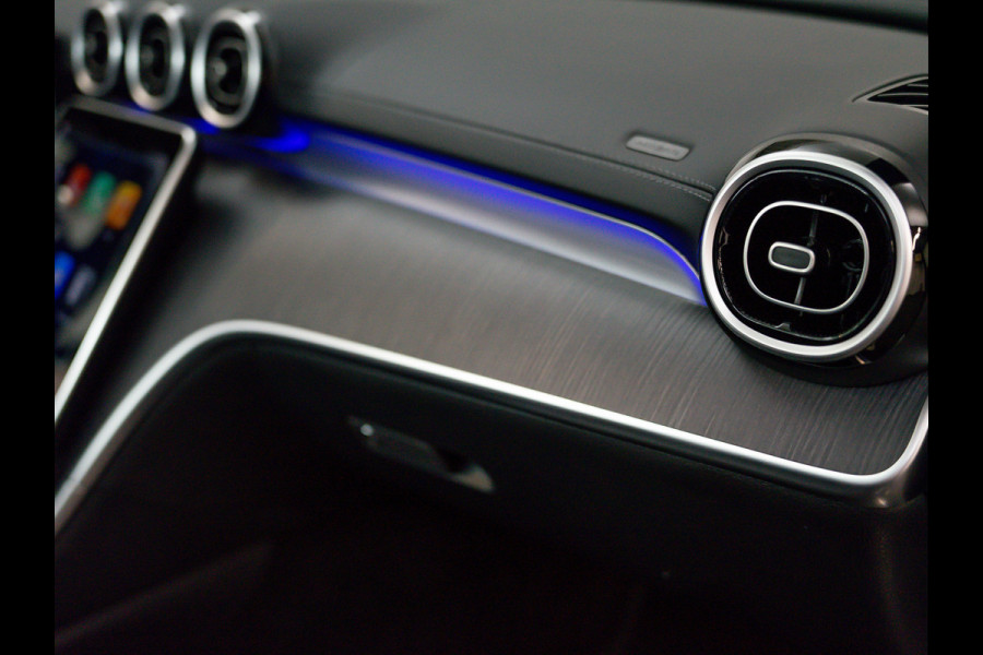 Mercedes-Benz C-Klasse C 300e AMG Line | Pano | Carplay | Digital Light | Leder