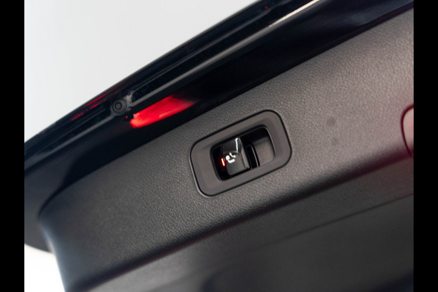 Mercedes-Benz E-Klasse Estate E 300 e Exclusive Line | Nappa leder | Burmester | Memory | Trekhaak Mercedes-Benz E-Klasse Estate E 300 e Exclusive Line | Nappa leder | Burmester | Memory | Trekhaak