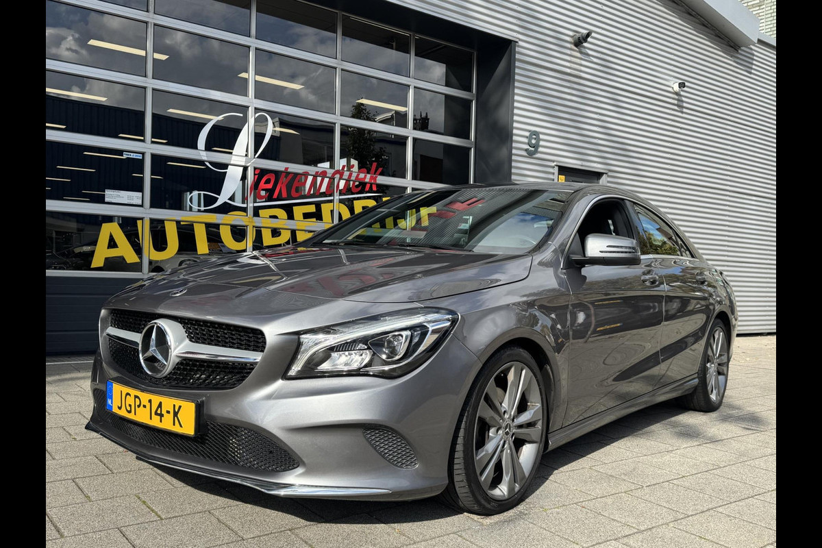 Mercedes-Benz CLA-Klasse 180 Ambition & Urban - Navigatie I Airco I Bi-Xenon I PDC I Sport interieur I Dealer onderhouden Mercedes-Benz CLA-Klasse 180 Ambition & Urban - Navigatie I Airco I Bi-Xenon I PDC I Sport interieur I Dealer onderhouden