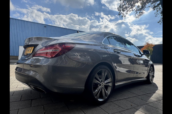 Mercedes-Benz CLA-Klasse 180 Ambition & Urban - Navigatie I Airco I Bi-Xenon I PDC I Sport interieur I Dealer onderhouden