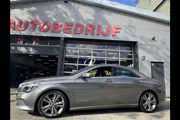 Mercedes-Benz CLA-Klasse 180 Ambition & Urban - Navigatie I Airco I Bi-Xenon I PDC I Sport interieur I Dealer onderhouden