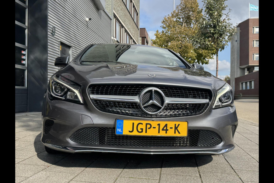 Mercedes-Benz CLA-Klasse 180 Ambition & Urban - Navigatie I Airco I Bi-Xenon I PDC I Sport interieur I Dealer onderhouden