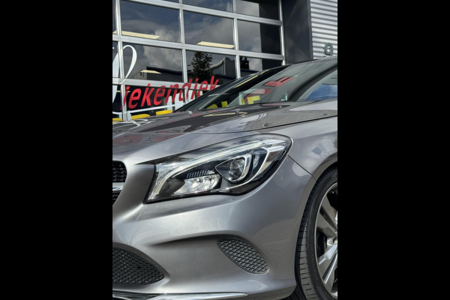 Mercedes-Benz CLA-Klasse 180 Ambition & Urban - Navigatie I Airco I Bi-Xenon I PDC I Sport interieur I Dealer onderhouden