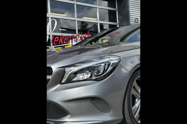 Mercedes-Benz CLA-Klasse 180 Ambition & Urban - Navigatie I Airco I Bi-Xenon I PDC I Sport interieur I Dealer onderhouden