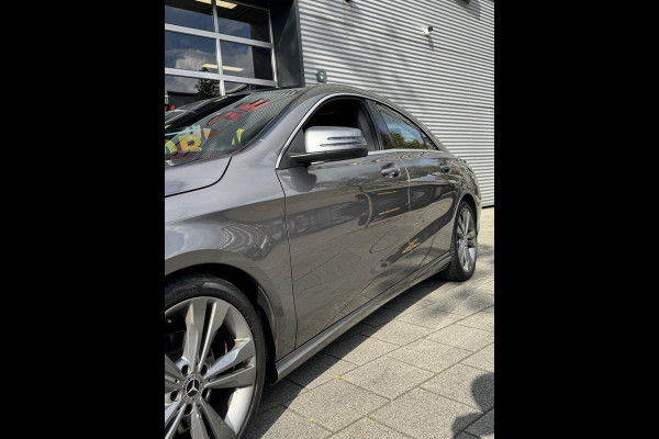 Mercedes-Benz CLA-Klasse 180 Ambition & Urban - Navigatie I Airco I Bi-Xenon I PDC I Sport interieur I Dealer onderhouden