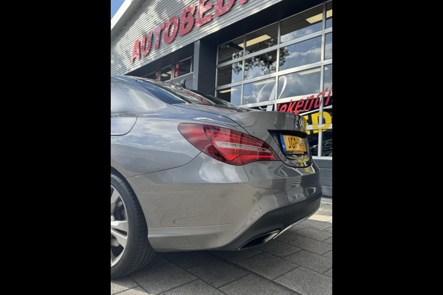 Mercedes-Benz CLA-Klasse 180 Ambition & Urban - Navigatie I Airco I Bi-Xenon I PDC I Sport interieur I Dealer onderhouden