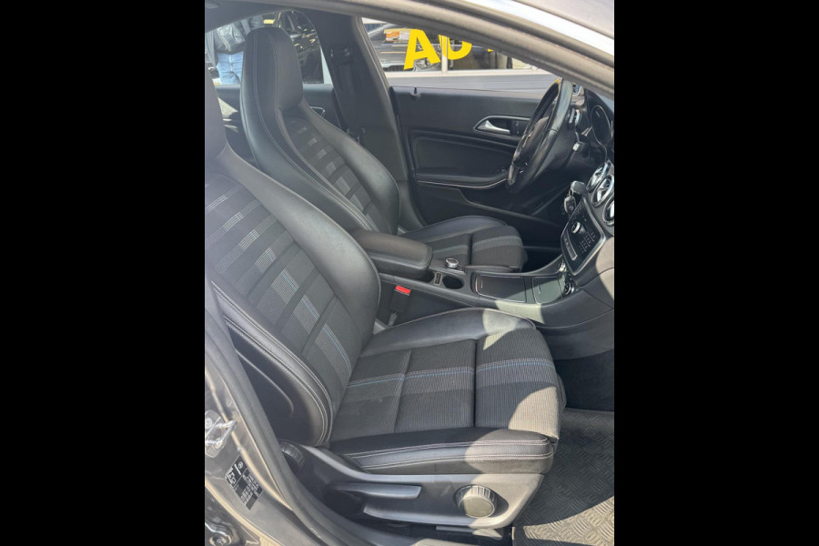 Mercedes-Benz CLA-Klasse 180 Ambition & Urban - Navigatie I Airco I Bi-Xenon I PDC I Sport interieur I Dealer onderhouden