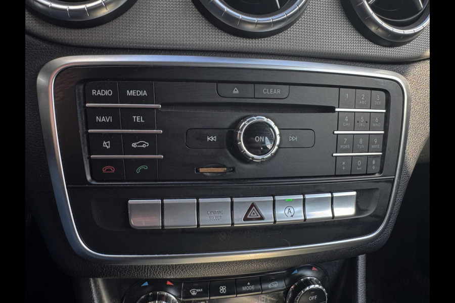 Mercedes-Benz CLA-Klasse 180 Ambition & Urban - Navigatie I Airco I Bi-Xenon I PDC I Sport interieur I Dealer onderhouden