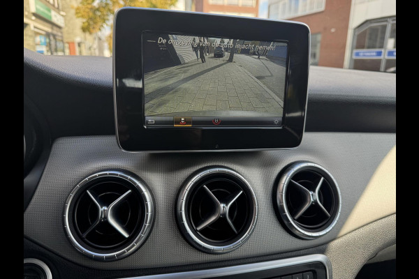 Mercedes-Benz CLA-Klasse 180 Ambition & Urban - Navigatie I Airco I Bi-Xenon I PDC I Sport interieur I Dealer onderhouden