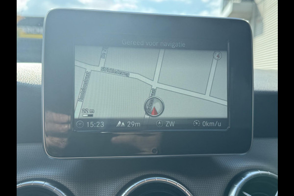 Mercedes-Benz CLA-Klasse 180 Ambition & Urban - Navigatie I Airco I Bi-Xenon I PDC I Sport interieur I Dealer onderhouden