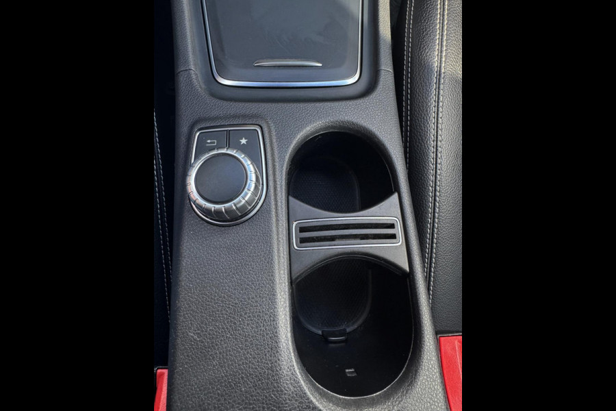 Mercedes-Benz CLA-Klasse 180 Ambition & Urban - Navigatie I Airco I Bi-Xenon I PDC I Sport interieur I Dealer onderhouden