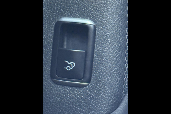 Mercedes-Benz CLA-Klasse 180 Ambition & Urban - Navigatie I Airco I Bi-Xenon I PDC I Sport interieur I Dealer onderhouden