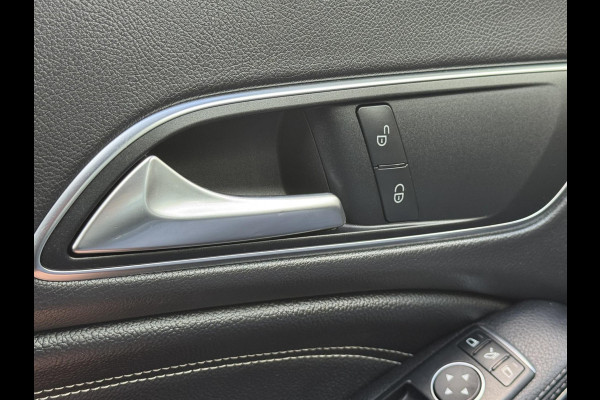 Mercedes-Benz CLA-Klasse 180 Ambition & Urban - Navigatie I Airco I Bi-Xenon I PDC I Sport interieur I Dealer onderhouden
