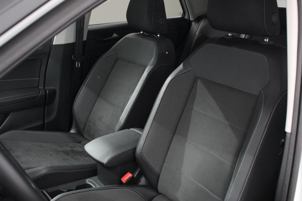 Volkswagen T-Roc 1.5 TSI DSG Style Demo Navigatie Apple Carplay / Android Auto Climate Control Led Digitale Cockpit Adaptive Cruise Control Trekhaak Volkswagen T-Roc 1.5 TSI DSG Style Demo Navigatie Apple Carplay / Android Auto Climate Control Led Digitale Cockpit Adaptive Cruise Control Trekhaak