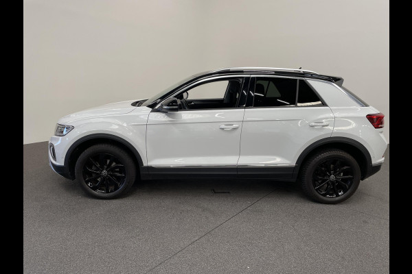 Volkswagen T-Roc 1.5 TSI DSG Style Demo Navigatie Apple Carplay / Android Auto Climate Control Led Digitale Cockpit Adaptive Cruise Control Trekhaak Volkswagen T-Roc 1.5 TSI DSG Style Demo Navigatie Apple Carplay / Android Auto Climate Control Led Digitale Cockpit Adaptive Cruise Control Trekhaak