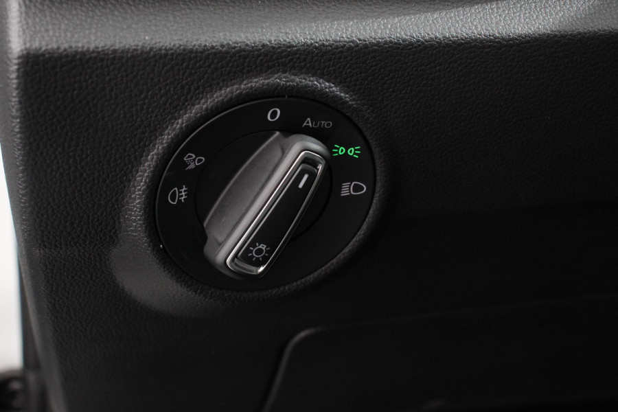 Volkswagen T-Roc 1.5 TSI DSG Style Demo Navigatie Apple Carplay / Android Auto Climate Control Led Digitale Cockpit Adaptive Cruise Control Trekhaak Volkswagen T-Roc 1.5 TSI DSG Style Demo Navigatie Apple Carplay / Android Auto Climate Control Led Digitale Cockpit Adaptive Cruise Control Trekhaak