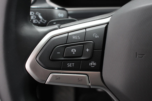Volkswagen T-Roc 1.5 TSI DSG Style Demo Navigatie Apple Carplay / Android Auto Climate Control Led Digitale Cockpit Adaptive Cruise Control Trekhaak Volkswagen T-Roc 1.5 TSI DSG Style Demo Navigatie Apple Carplay / Android Auto Climate Control Led Digitale Cockpit Adaptive Cruise Control Trekhaak