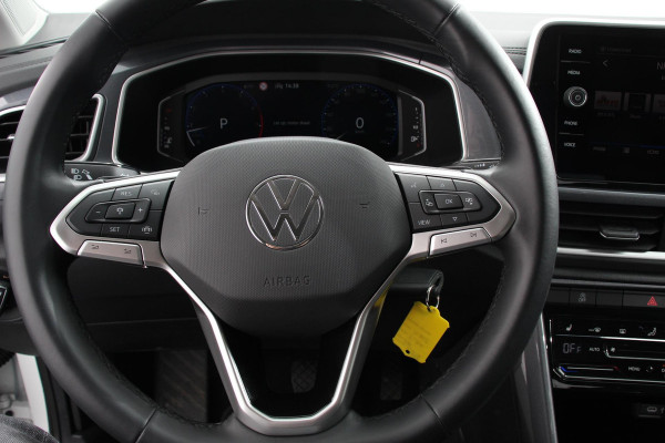 Volkswagen T-Roc 1.5 TSI DSG Style Demo Navigatie Apple Carplay / Android Auto Climate Control Led Digitale Cockpit Adaptive Cruise Control Trekhaak Volkswagen T-Roc 1.5 TSI DSG Style Demo Navigatie Apple Carplay / Android Auto Climate Control Led Digitale Cockpit Adaptive Cruise Control Trekhaak