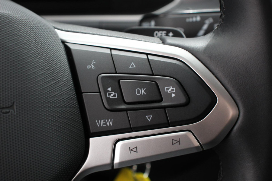 Volkswagen T-Roc 1.5 TSI DSG Style Demo Navigatie Apple Carplay / Android Auto Climate Control Led Digitale Cockpit Adaptive Cruise Control Trekhaak Volkswagen T-Roc 1.5 TSI DSG Style Demo Navigatie Apple Carplay / Android Auto Climate Control Led Digitale Cockpit Adaptive Cruise Control Trekhaak