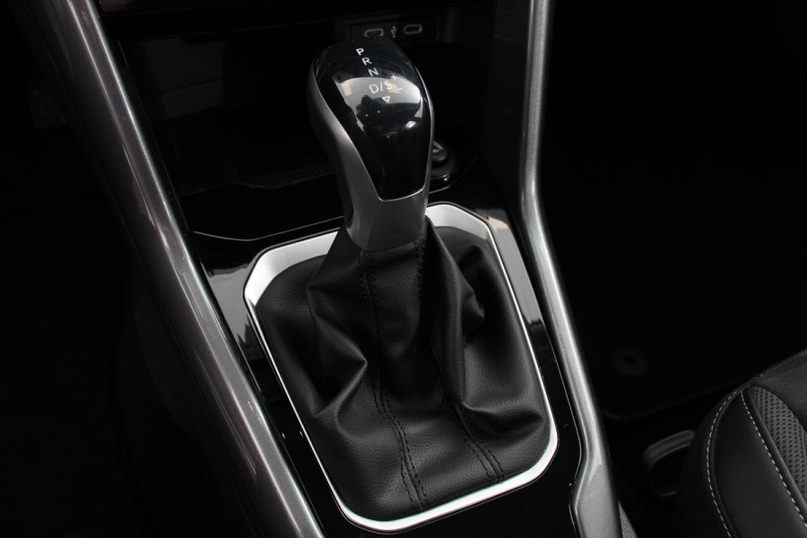 Volkswagen T-Roc 1.5 TSI DSG Style Demo Navigatie Apple Carplay / Android Auto Climate Control Led Digitale Cockpit Adaptive Cruise Control Trekhaak Volkswagen T-Roc 1.5 TSI DSG Style Demo Navigatie Apple Carplay / Android Auto Climate Control Led Digitale Cockpit Adaptive Cruise Control Trekhaak