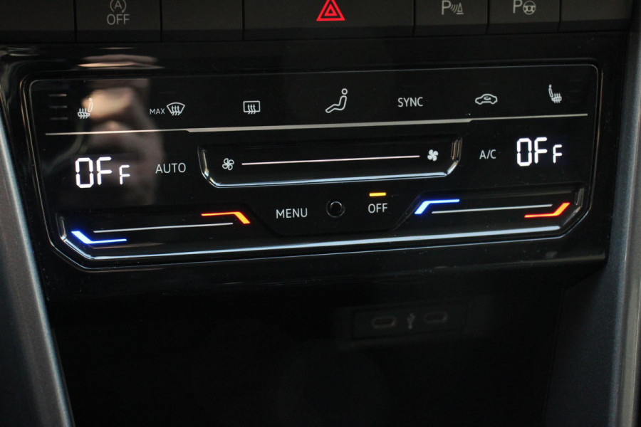Volkswagen T-Roc 1.5 TSI DSG Style Demo Navigatie Apple Carplay / Android Auto Climate Control Led Digitale Cockpit Adaptive Cruise Control Trekhaak Volkswagen T-Roc 1.5 TSI DSG Style Demo Navigatie Apple Carplay / Android Auto Climate Control Led Digitale Cockpit Adaptive Cruise Control Trekhaak