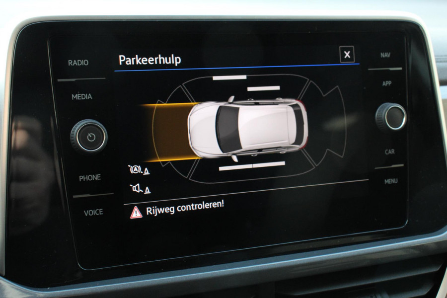 Volkswagen T-Roc 1.5 TSI DSG Style Demo Navigatie Apple Carplay / Android Auto Climate Control Led Digitale Cockpit Adaptive Cruise Control Trekhaak Volkswagen T-Roc 1.5 TSI DSG Style Demo Navigatie Apple Carplay / Android Auto Climate Control Led Digitale Cockpit Adaptive Cruise Control Trekhaak