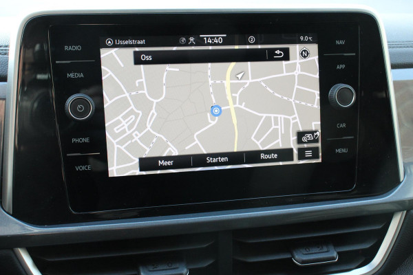 Volkswagen T-Roc 1.5 TSI DSG Style Demo Navigatie Apple Carplay / Android Auto Climate Control Led Digitale Cockpit Adaptive Cruise Control Trekhaak Volkswagen T-Roc 1.5 TSI DSG Style Demo Navigatie Apple Carplay / Android Auto Climate Control Led Digitale Cockpit Adaptive Cruise Control Trekhaak