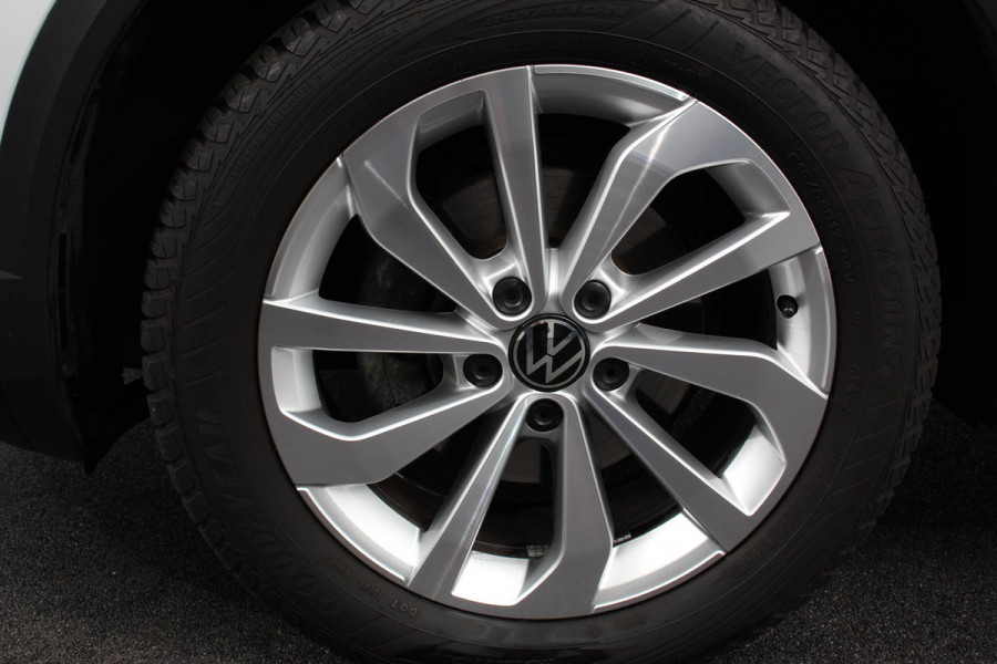 Volkswagen T-Roc 1.5 TSI DSG Style Demo Navigatie Apple Carplay / Android Auto Climate Control Led Digitale Cockpit Adaptive Cruise Control Trekhaak Volkswagen T-Roc 1.5 TSI DSG Style Demo Navigatie Apple Carplay / Android Auto Climate Control Led Digitale Cockpit Adaptive Cruise Control Trekhaak