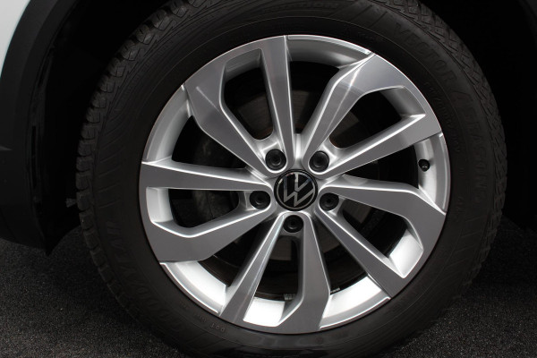 Volkswagen T-Roc 1.5 TSI DSG Style Demo Navigatie Apple Carplay / Android Auto Climate Control Led Digitale Cockpit Adaptive Cruise Control Trekhaak Volkswagen T-Roc 1.5 TSI DSG Style Demo Navigatie Apple Carplay / Android Auto Climate Control Led Digitale Cockpit Adaptive Cruise Control Trekhaak