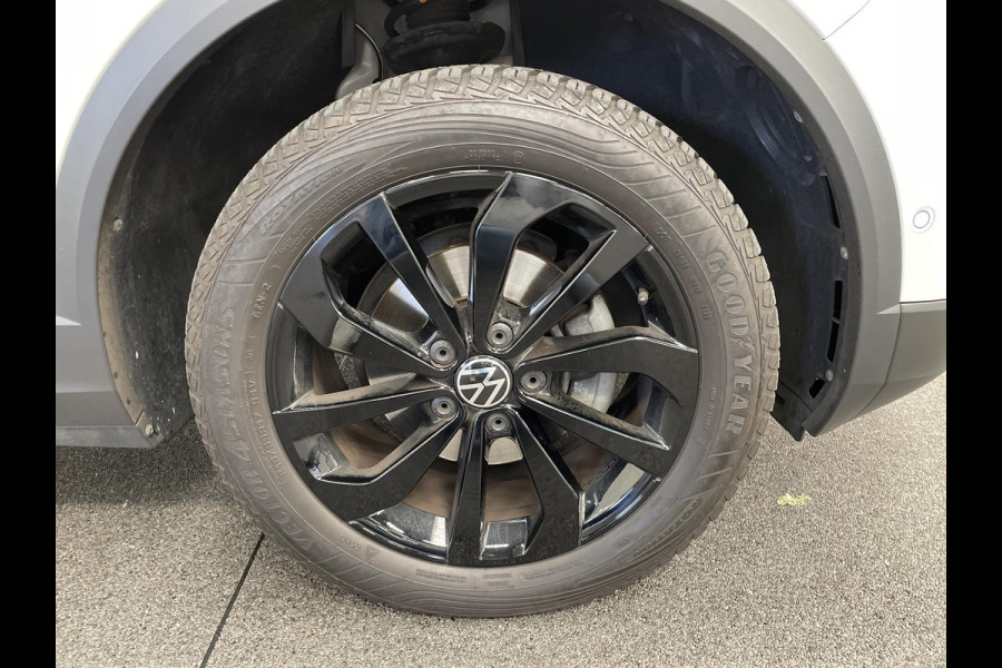 Volkswagen T-Roc 1.5 TSI DSG Style Demo Navigatie Apple Carplay / Android Auto Climate Control Led Digitale Cockpit Adaptive Cruise Control Trekhaak Volkswagen T-Roc 1.5 TSI DSG Style Demo Navigatie Apple Carplay / Android Auto Climate Control Led Digitale Cockpit Adaptive Cruise Control Trekhaak