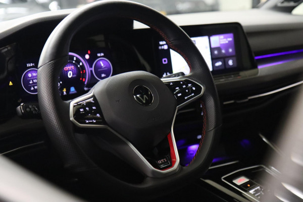 Volkswagen Golf 2.0 TSI GTI CLUBSPORT PANO/HUD/H&K/IQ/NAVI/CAM Volkswagen Golf 2.0 TSI GTI CLUBSPORT PANO/HUD/H&K/IQ/NAVI/CAM