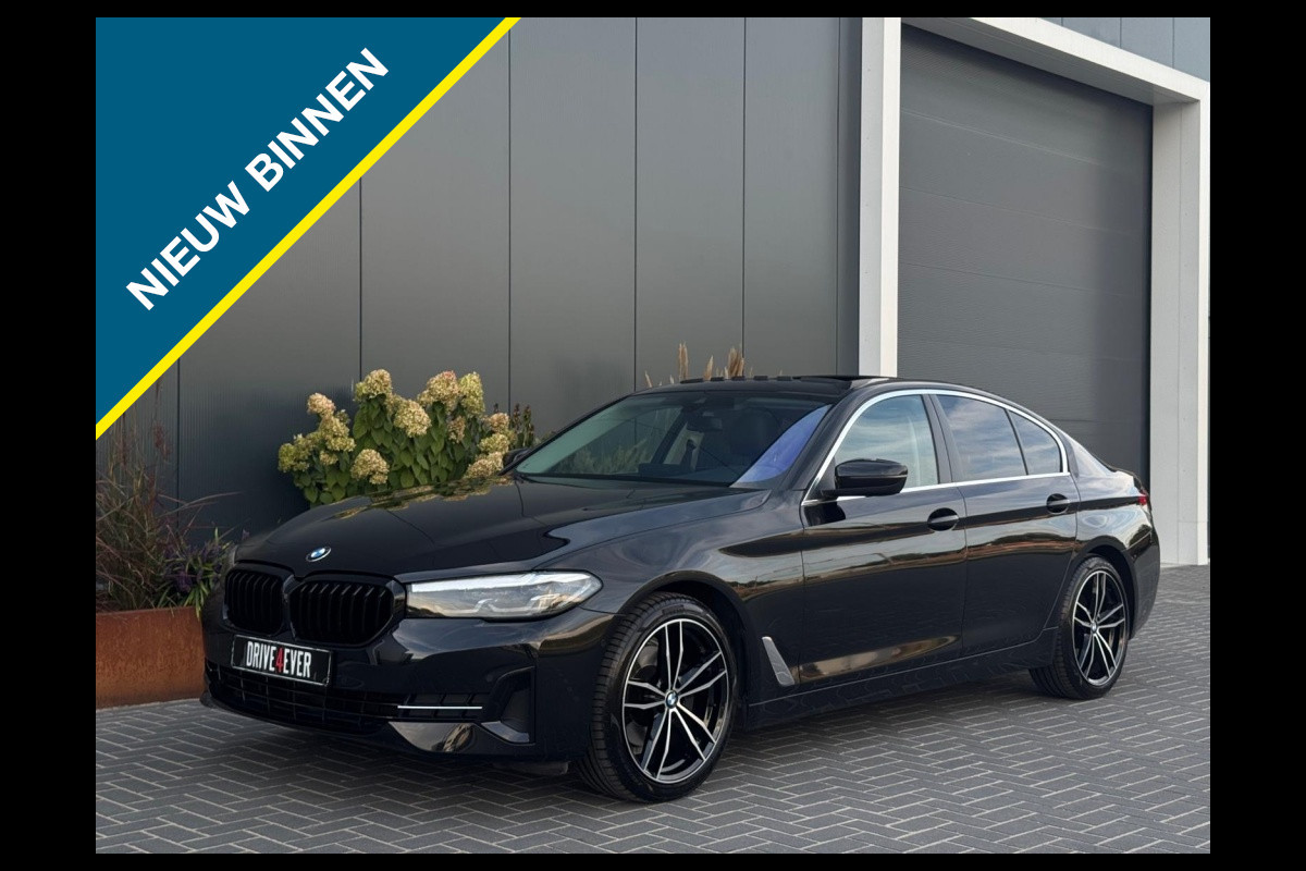BMW 5 Serie 520i High Exe m2021 FULL SCHUIFDAK NAVI CAMERA SPORTVELGEN BMW 5 Serie 520i High Exe m2021 FULL SCHUIFDAK NAVI CAMERA SPORTVELGEN