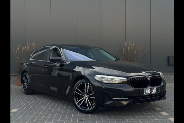 BMW 5 Serie 520i High Exe m2021 FULL SCHUIFDAK NAVI CAMERA SPORTVELGEN