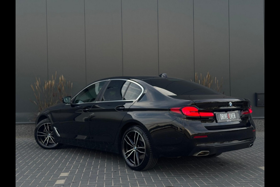 BMW 5 Serie 520i High Exe m2021 FULL SCHUIFDAK NAVI CAMERA SPORTVELGEN