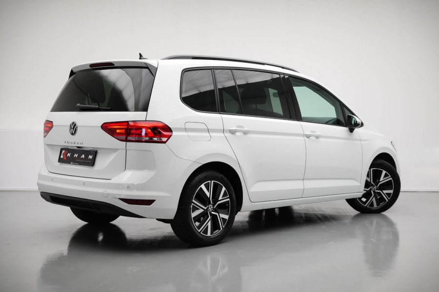 Volkswagen Touran 1.5 TSI Business 7p |Pano|Virtual|Keyless|Dodehoek|ACC|Camera| Volkswagen Touran 1.5 TSI Business 7p |Pano|Virtual|Keyless|Dodehoek|ACC|Camera|