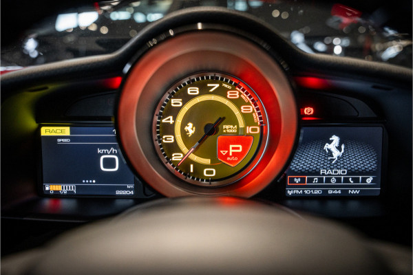 Ferrari 488 3.9 Pista - Lift | Full Carbon Pack | Camera | Dealer O.H.