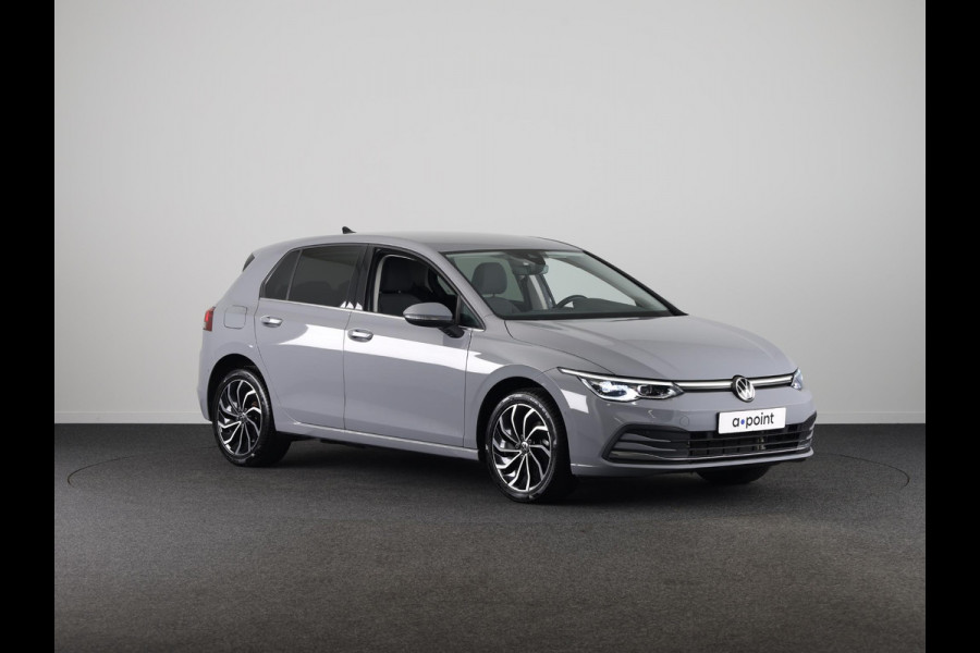 Volkswagen Golf 1.4 eHybrid Style 204PK PHEV | 17" LM Velgen | Stoel en Stuur verwarming | Privacy glas | Alarm |