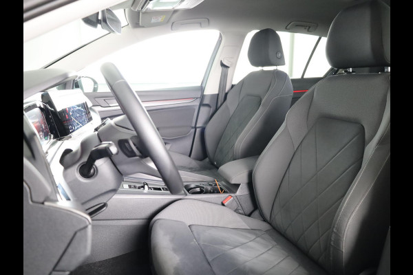 Volkswagen Golf 1.4 eHybrid Style 204PK PHEV | 17" LM Velgen | Stoel en Stuur verwarming | Privacy glas | Alarm |