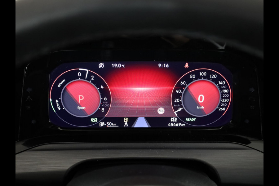 Volkswagen Golf 1.4 eHybrid Style 204PK PHEV | 17" LM Velgen | Stoel en Stuur verwarming | Privacy glas | Alarm |