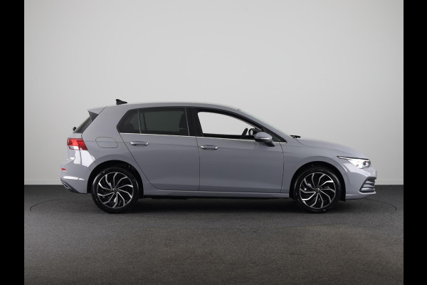 Volkswagen Golf 1.4 eHybrid Style 204PK PHEV | 17" LM Velgen | Stoel en Stuur verwarming | Privacy glas | Alarm |