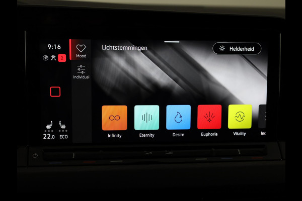 Volkswagen Golf 1.4 eHybrid Style 204PK PHEV | 17" LM Velgen | Stoel en Stuur verwarming | Privacy glas | Alarm |