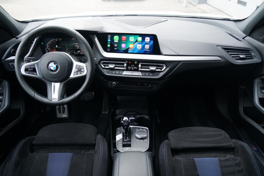 BMW 1-serie 118i M-Sport + KUIPSTOELEN / CAMERA / SFEERVERLICHTING