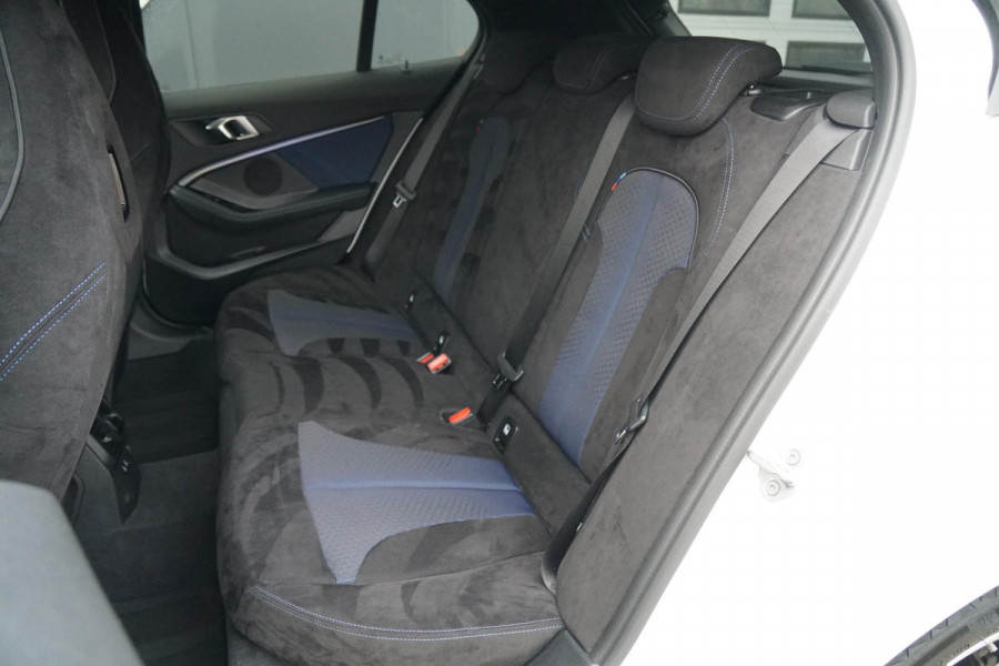 BMW 1-serie 118i M-Sport + KUIPSTOELEN / CAMERA / SFEERVERLICHTING