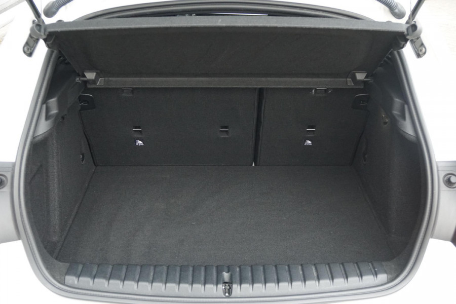 BMW 1-serie 118i M-Sport + KUIPSTOELEN / CAMERA / SFEERVERLICHTING