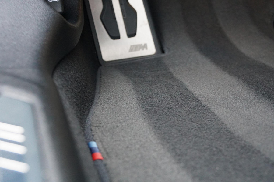 BMW 1-serie 118i M-Sport + KUIPSTOELEN / CAMERA / SFEERVERLICHTING