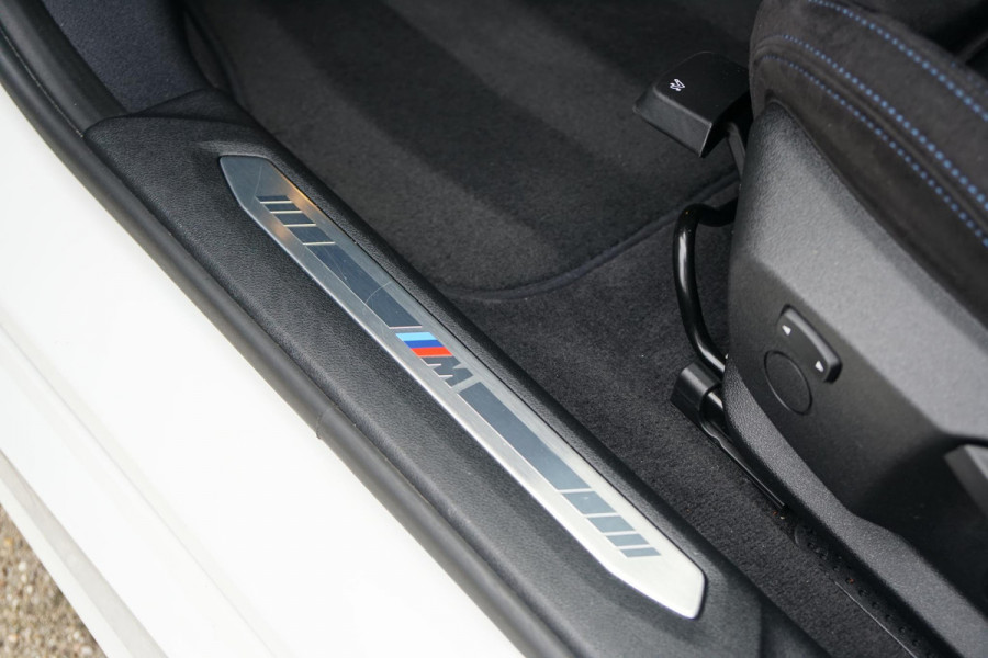 BMW 1-serie 118i M-Sport + KUIPSTOELEN / CAMERA / SFEERVERLICHTING