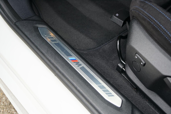 BMW 1-serie 118i M-Sport + KUIPSTOELEN / CAMERA / SFEERVERLICHTING