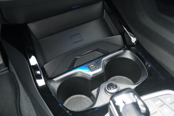 BMW 1-serie 118i M-Sport + KUIPSTOELEN / CAMERA / SFEERVERLICHTING