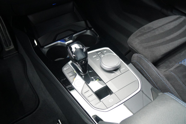 BMW 1-serie 118i M-Sport + KUIPSTOELEN / CAMERA / SFEERVERLICHTING