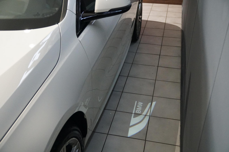 BMW 1-serie 118i M-Sport + KUIPSTOELEN / CAMERA / SFEERVERLICHTING